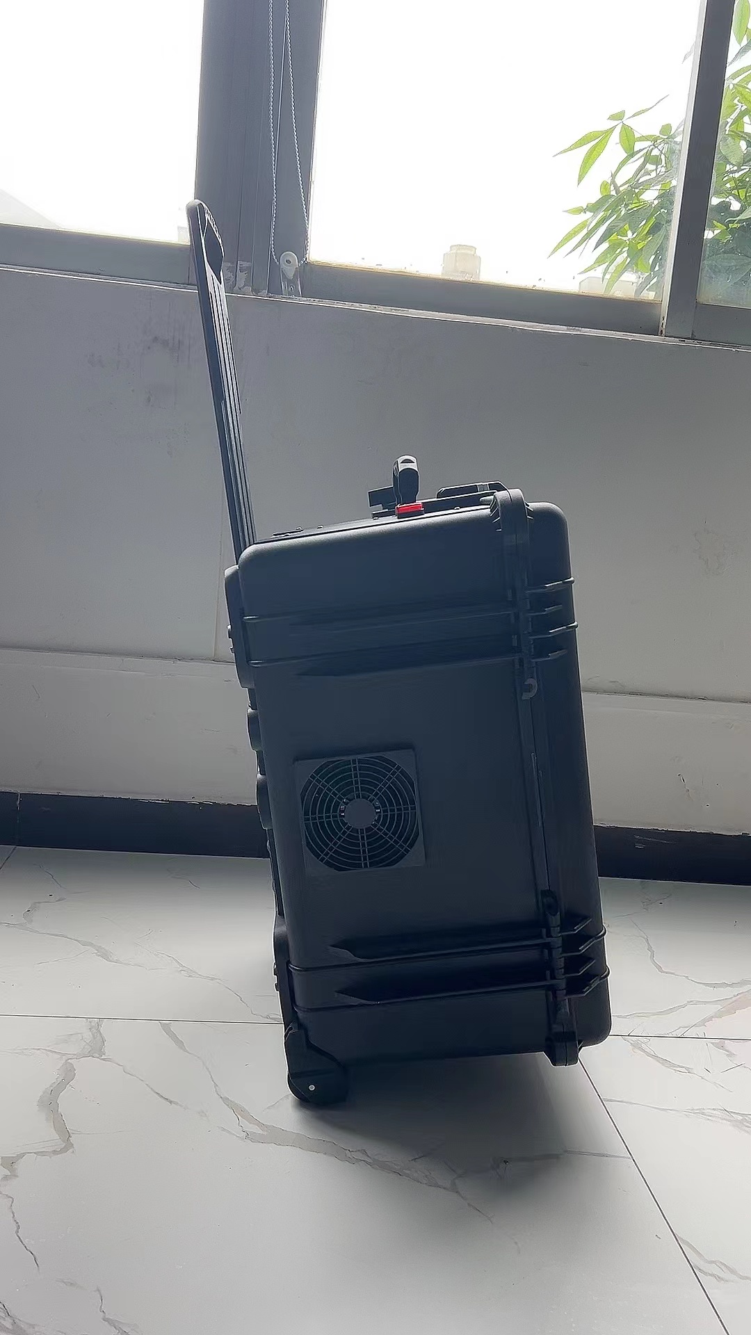 赤壁手拉箱型移动通信干扰器